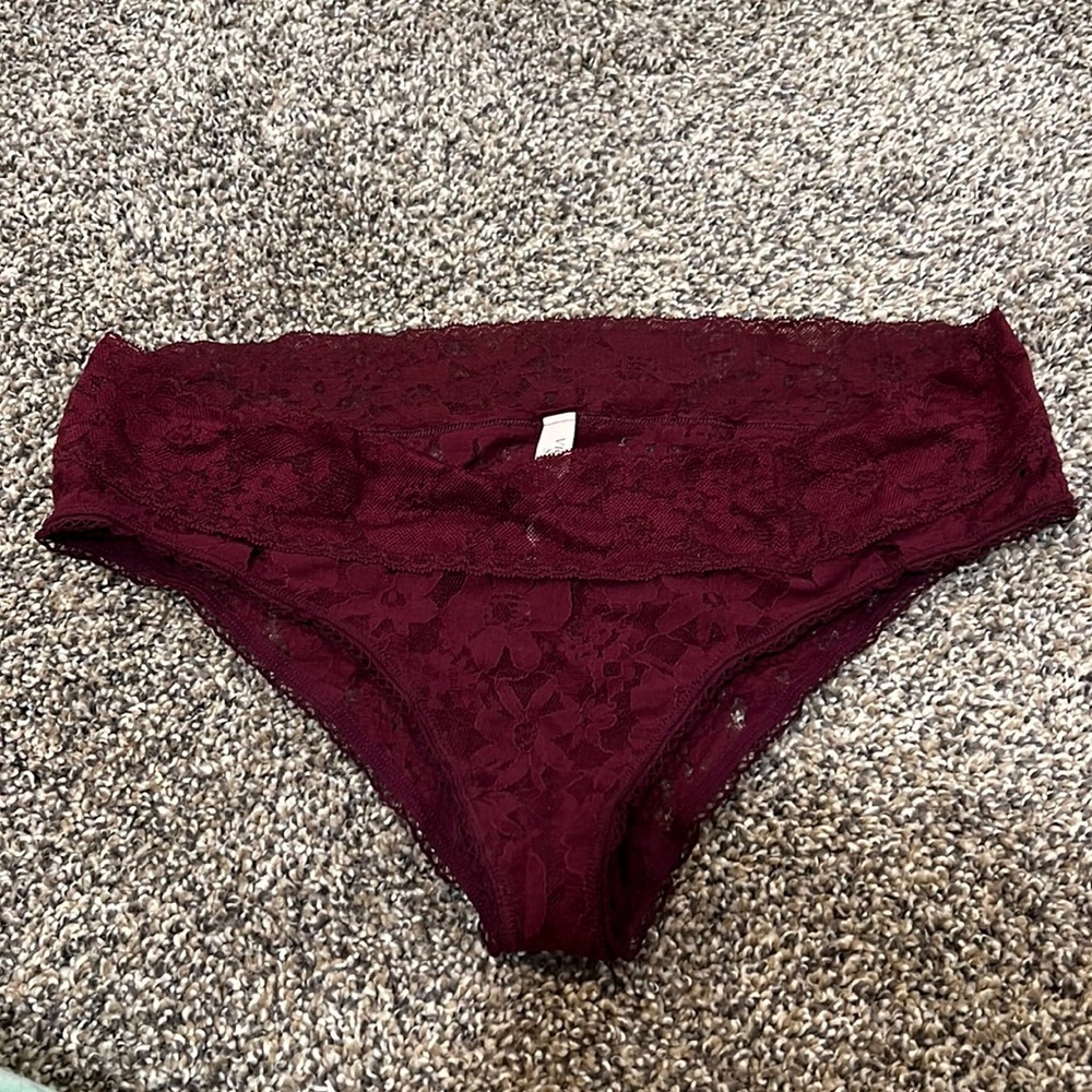 VS/pink maroon lace panties